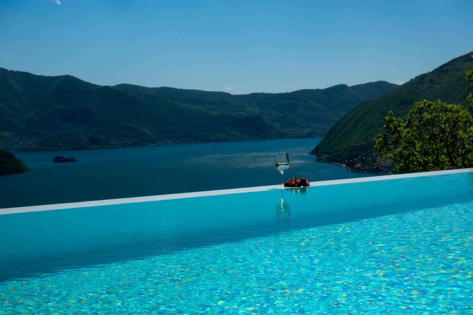 Mia Isola With Lake View, Garden And Swimming Pool Parzanica Exterior foto