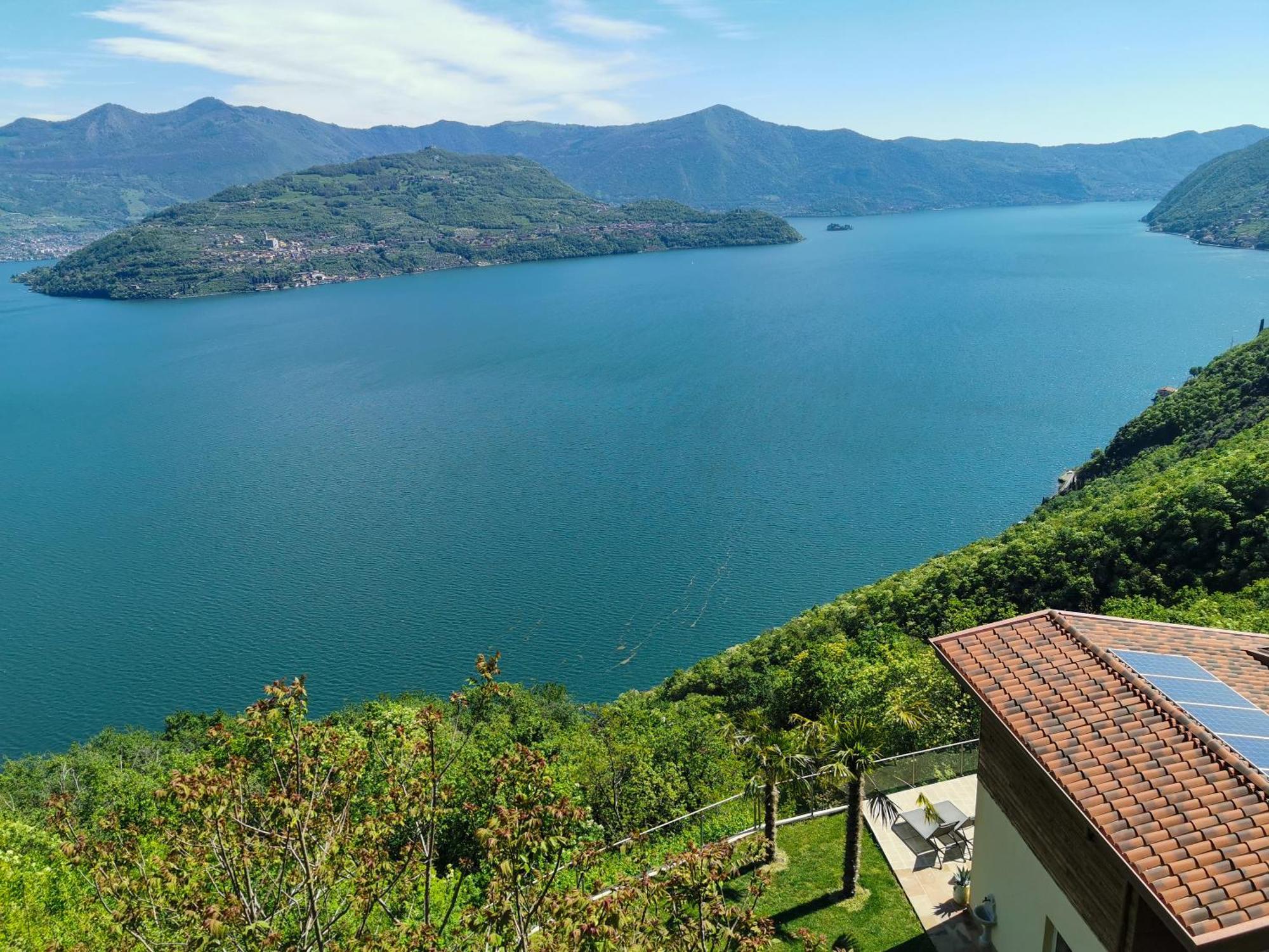Mia Isola With Lake View, Garden And Swimming Pool Parzanica Exterior foto